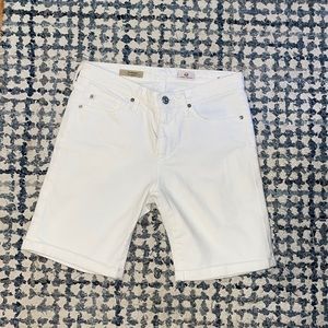 White Ag Adriano Goldschmied shorts. Style: The brook, Bermuda short. Size 26